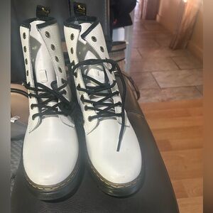 Dr. Martens Zavala Lace up Combat boots